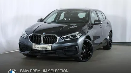 Grau Gebraucht 2022 BMW 118 Advantage Kleinwagen | 20.458 € (Fairer Preis)