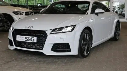 Używany Audi TT Comfort 245 KM (180 kW) 2023 Biały Coupe