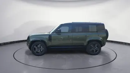 Neu Land Rover Defender SE Dynamic 349 PS (256 kW) 2026 Grün SUV
