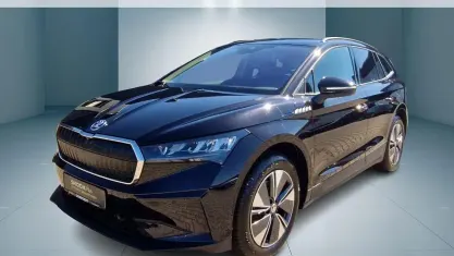 Gebraucht Skoda Enyaq iV Loft 131 kW (179 PS) 2023 Schwarzmagic perleffekt SUV