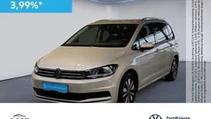 Ivory silver metallic Gebraucht 2024 VW Touran Move Van / Kleinbus | 37.960 € (Fairer Preis)