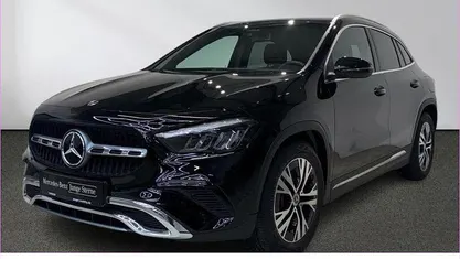 Gebraucht Mercedes GLA200 Progressive 163 PS (119 kW) 2025 Schwarz SUV