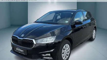 Schwarzmagic perleffekt Gebraucht 2024 Skoda Fabia Selection Kleinwagen | 17.949 € (Fairer Preis)