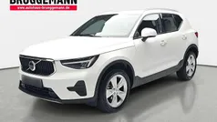 Weiss Gebraucht 2024 Volvo XC40 Core SUV | 32.890 € (Fairer Preis)