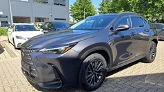 Grau Gebraucht 2022 Lexus NX450h+ E-FOUR SUV | 46.990 € (Superpreis)