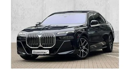 Gebraucht BMW 740 M Sport 299 PS (219 kW) 2025 Schwarz Limousine