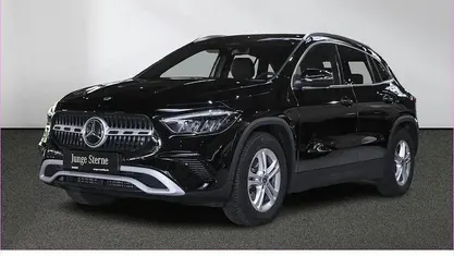Gebraucht Mercedes GLA200 163 PS (119 kW) 2024 Unilack nachtschwarz SUV