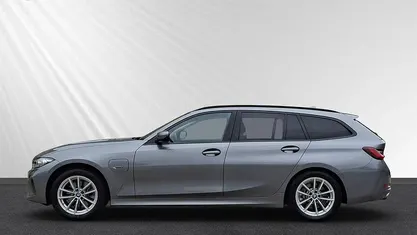 Gebraucht BMW 320e Sport Line 204 PS (150 kW) 2022 Grau Kombi