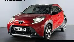 Chilli red perleffekt/dach nig Gebraucht 2022 Toyota Aygo X-plore Kleinwagen | 15.990 € (Fairer Preis)