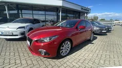 Rubinrot (rot) Gebraucht 2015 Mazda 3 Edition Limousine | 13.990 € (Fairer Preis)