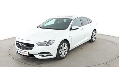 Używany Opel Insignia Business Innovation 209 KM (153 kW) 2018 Biały Sedan/Limuzyna