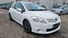 Weiß Gebraucht 2010 Toyota Auris Life+ Kleinwagen | 4.190 € (Fairer Preis)