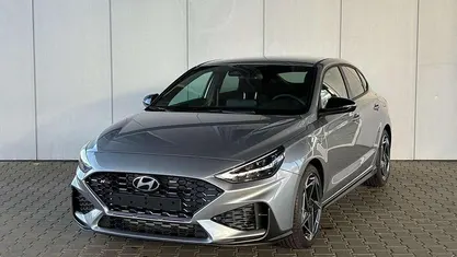 Shimmering silver Neu 2025 Hyundai i30 N Line Limousine | 28.000 € (Fairer Preis)