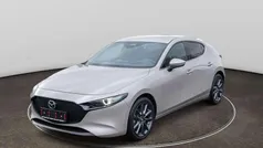 Platinum quartz metallic Gebraucht 2024 Mazda 3 Center-Line Limousine | 28.990 € (Guter Preis)