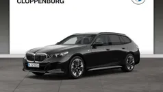 Schwarz Gebraucht 2024 BMW 520 M Sport Kombi | 51.225 € (Superpreis)