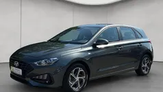 Grau Gebraucht 2023 Hyundai i30 Trend Limousine | 17.880 € (Fairer Preis)