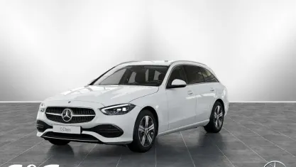 Używany Mercedes C300e 204 KM (150 kW) 2022 Biały Kombi
