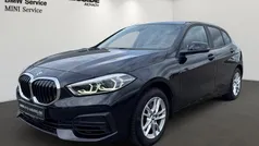 Saphirschwarz (schwarz) Gebraucht 2023 BMW 116 Advantage Kleinwagen | 22.500 € (Fairer Preis)