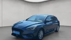 Blau Gebraucht 2020 Ford Focus ST-Line Limousine | 16.480 € (Fairer Preis)