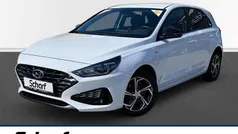 Weiss Gebraucht 2022 Hyundai i30 Edition 30 Limousine | 17.590 € (Guter Preis)