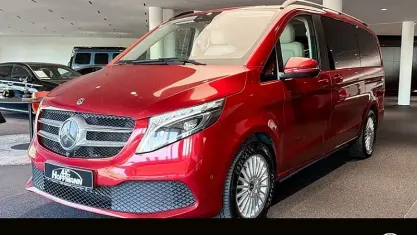 Gebraucht Mercedes V300 237 PS (174 kW) 2021 Rot Van / Kleinbus