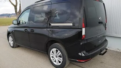 Deep black perleffekt Neu 2025 VW Caddy Basis Van / Kleinbus | 35.968 € (Guter Preis)