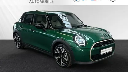 Gebraucht Mini Cooper 156 PS (114 kW) 2024 British racing green iv metallic Kleinwagen