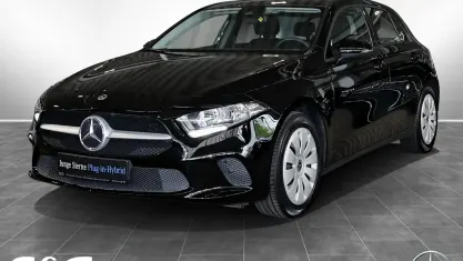 Gebraucht Mercedes A250 160 PS (117 kW) 2021 Unilack nachtschwarz Limousine