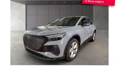Grau Gebraucht 2022 Audi Q4 e-tron Ambiente SUV | 28.890 € (Fairer Preis)