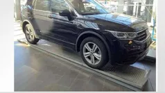 Deep black perleffekt Gebraucht 2024 VW Tiguan Allspace R-line SUV | 44.880 € (Fairer Preis)