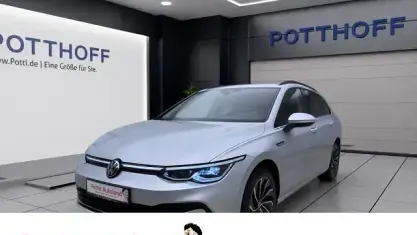 Gebraucht VW Golf VIII Style 150 PS (110 kW) 2024 Silber Kombi