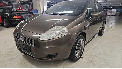 Gebraucht Fiat Grande Punto Dynamic 65 PS (47 kW) 2009 Braun Kleinwagen