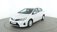 Weiß Gebraucht 2015 Toyota Auris Cool Limousine | 9.860 € (Fairer Preis)
