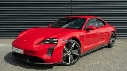 Gebraucht Porsche Taycan Turbo S 559 kW (761 PS) 2022 Rot Limousine