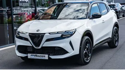 Neu Alfa Romeo Junior Ti 145 PS (106 kW) 2026 Weiss SUV
