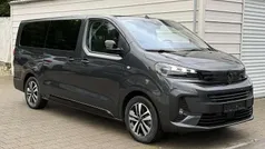 Titanium grau Neu 2025 Peugeot Traveller Premium Van | 47.440 € (Fairer Preis)