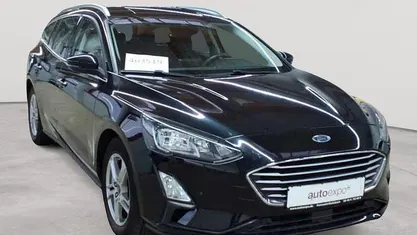 Obsidianschwarz metallic Gebraucht 2020 Ford Focus Cool & Connect Kombi | 11.490 € (Guter Preis)