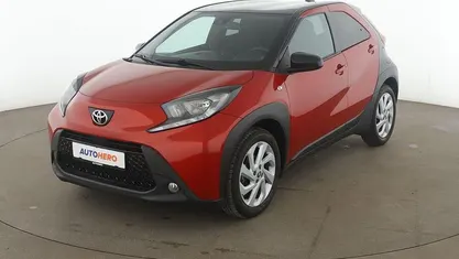 Gebraucht Toyota Aygo X Pulse 72 PS (52 kW) 2022 Rot SUV