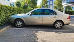 Grau Gebraucht 2002 Ford Mondeo Ghia Limousine | 1.100 € (Guter Preis)