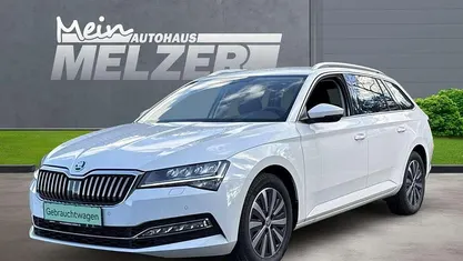 Weiß Gebraucht 2024 Skoda Superb Style Kombi | 36.980 € (Superpreis)