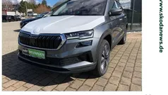 Grau (graphitegrau metallic) Gebraucht 2025 Skoda Karoq Tour SUV | 34.990 € (Fairer Preis)