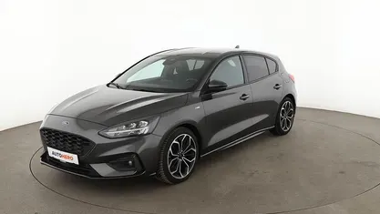 Grau Gebraucht 2019 Ford Focus ST-Line Limousine | 17.130 € (Fairer Preis)