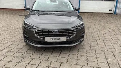 Grau Gebraucht 2025 Ford Focus Titanium Limousine | 24.900 € (Fairer Preis)