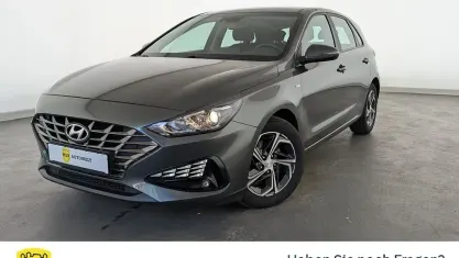 Gebraucht Hyundai i30 Trend 120 PS (88 kW) 2020 Grau Limousine