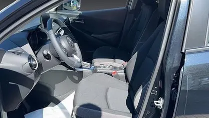 Second-hand Mazda 2 Center-Line 90 CP (66 kW) 2024 Albastru Berlinǎ