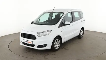 Weiß Gebraucht 2016 Ford Tourneo Trend Van / Kleinbus | 10.800 € (Guter Preis)