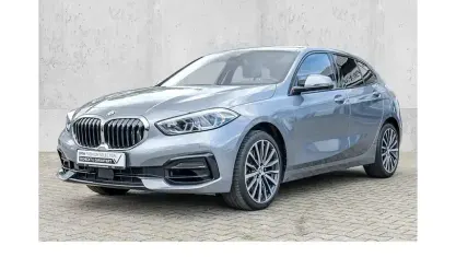 Gebraucht BMW 120 Sport Line 178 PS (130 kW) 2022 Grau Kleinwagen