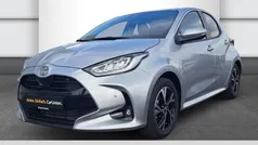 Shimmering silver Neu 2025 Toyota Yaris Hybrid Kleinwagen | 26.990 € (Fairer Preis)