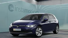 Blau Gebraucht 2024 VW Golf VIII Limousine | 31.090 € (Guter Preis)