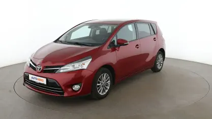 Gebraucht Toyota Verso Edition-S 147 PS (108 kW) 2017 Rot Van / Kleinbus